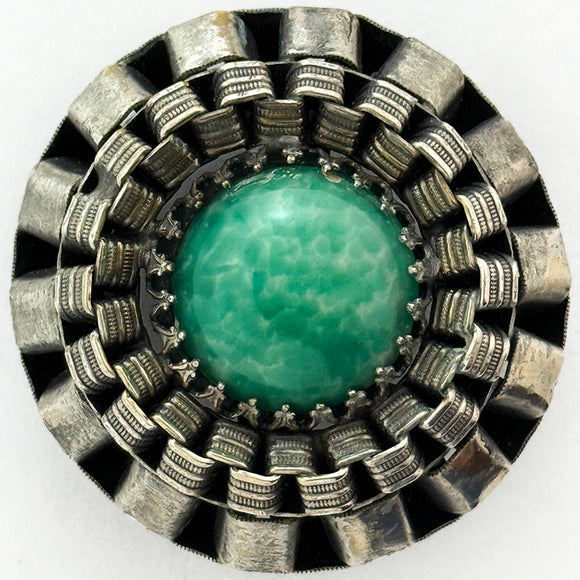 Jewel with Interlocked Borders