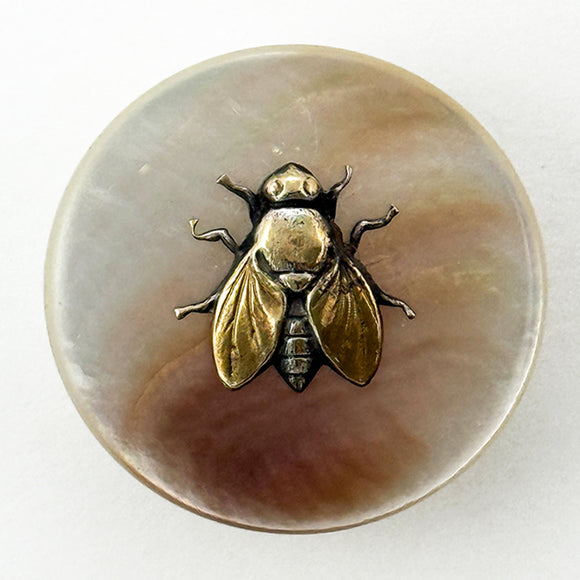 Bee on Pearl