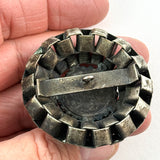 Jewel with Interlocked Borders